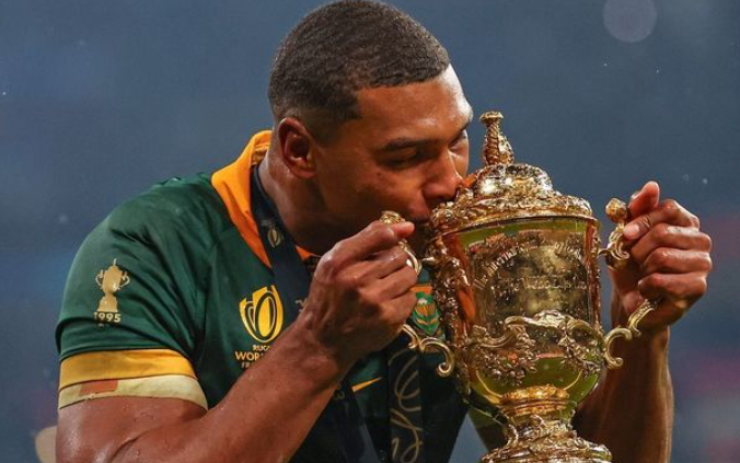 Blow for the Boks as Damian Willemse finger injury rules him out of URC